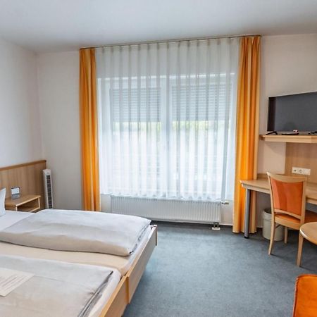 Hotel-Gasthof Zum Ritter Haßmersheim Buitenkant foto