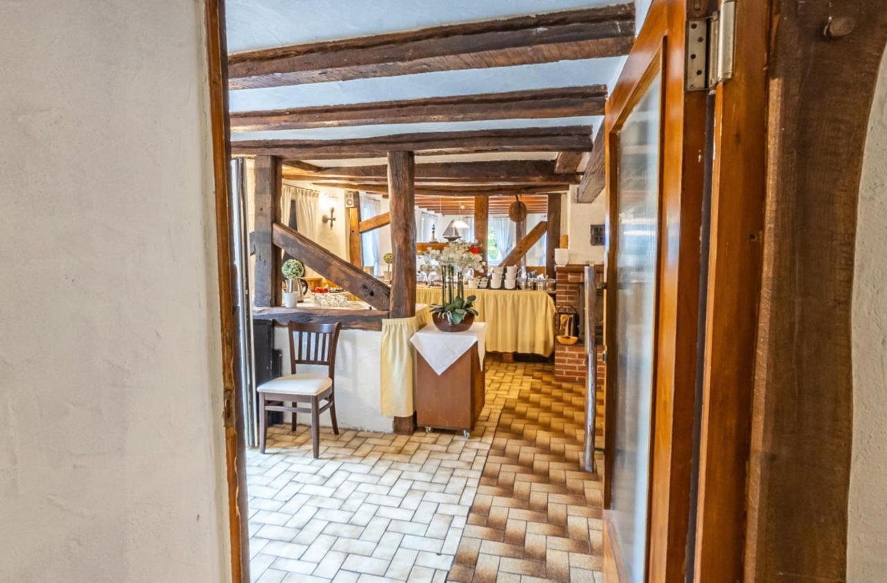 Hotel-Gasthof Zum Ritter Haßmersheim Buitenkant foto