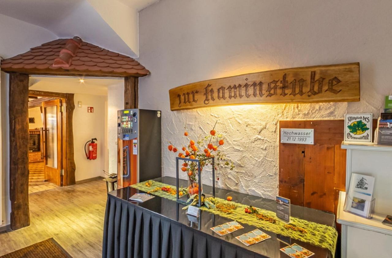 Hotel-Gasthof Zum Ritter Haßmersheim Buitenkant foto